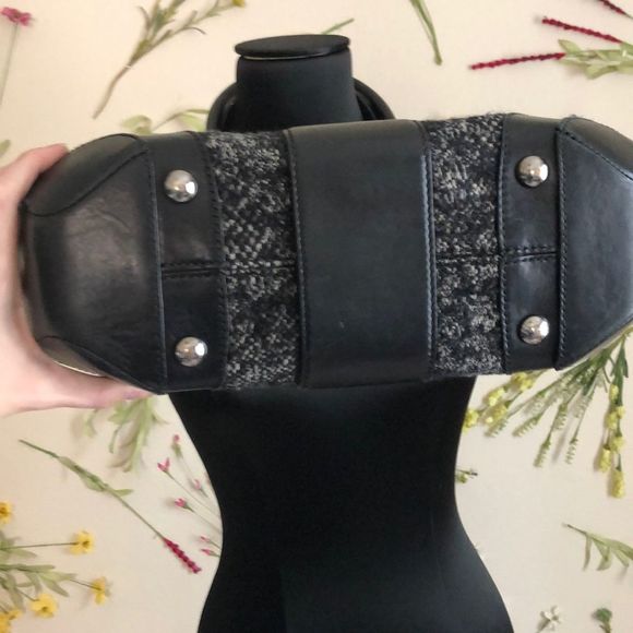 Alexander McQueen Novak Handbag - Picture 3 of 11